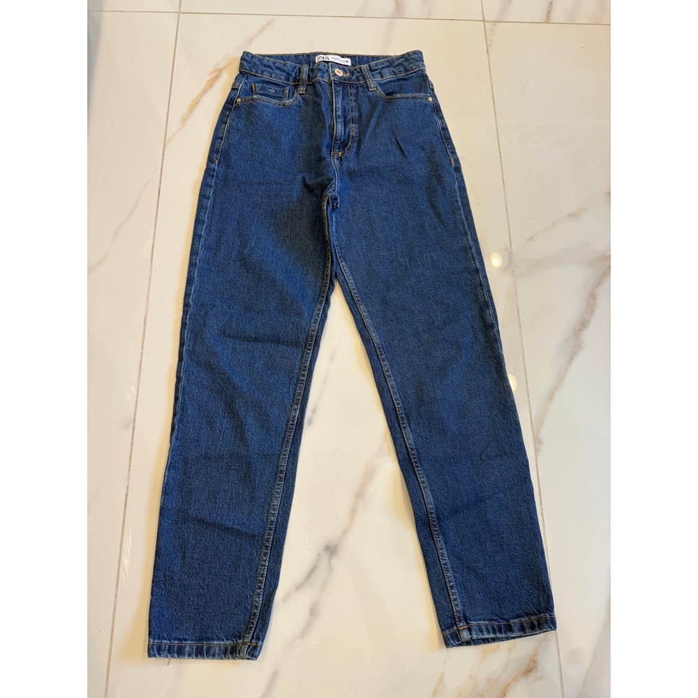 Zara High Waisted Mom Jeans Medium Wash Blue Straight Leg Denim Womens Size 4